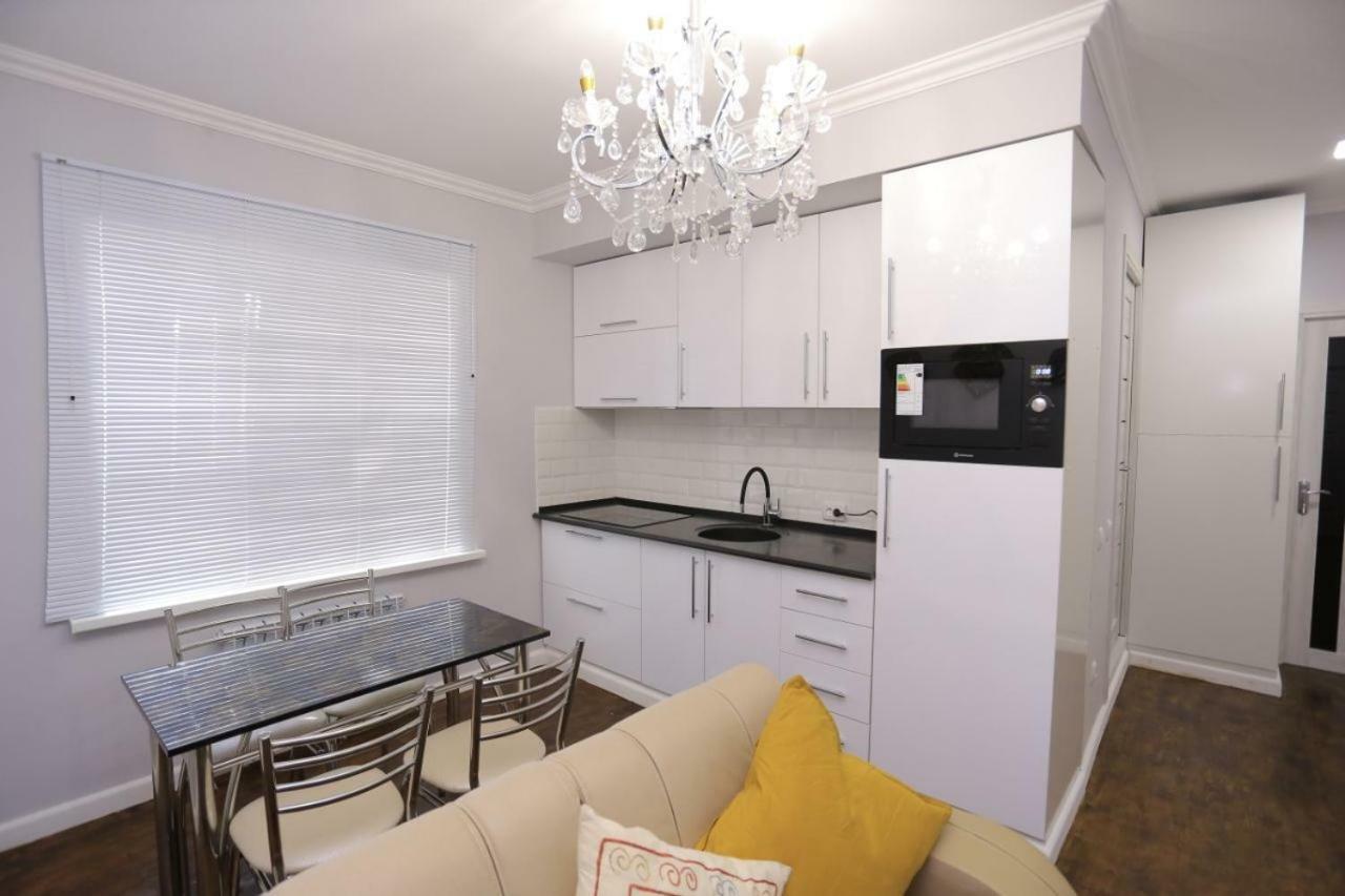 Luxury 2 Bedrooms Apartment Walking Distance From Gur-Emir Samarkand Esterno foto